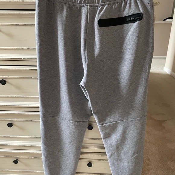 American Eagle Jogger Pants - Picture 2 of 3